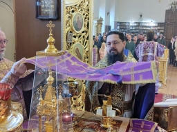 БОГОСЛУЖЕНИЯ В НЕДЕЛЮ ТРЕТЬЮ ВЕЛИКОГО ПОСТА, КРЕСТОПОКЛОННУЮ
